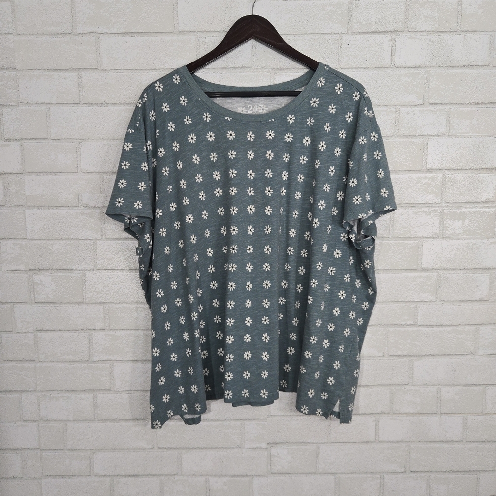 Maurices floral print‎ crew neck short sleeve tee